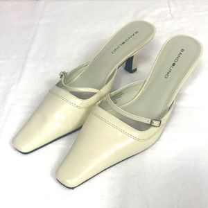 Bandolino Pumps Heels Size 8.5 Ivory Leather Strap Buckle Accent